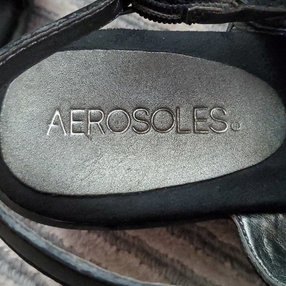 Super Comfy Black Aerosoles Sandals - Picture 2 of 5